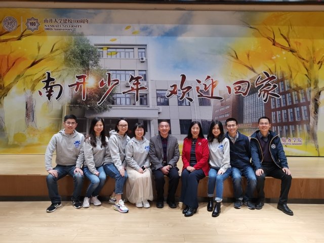 校友们再难抑制激动的心情